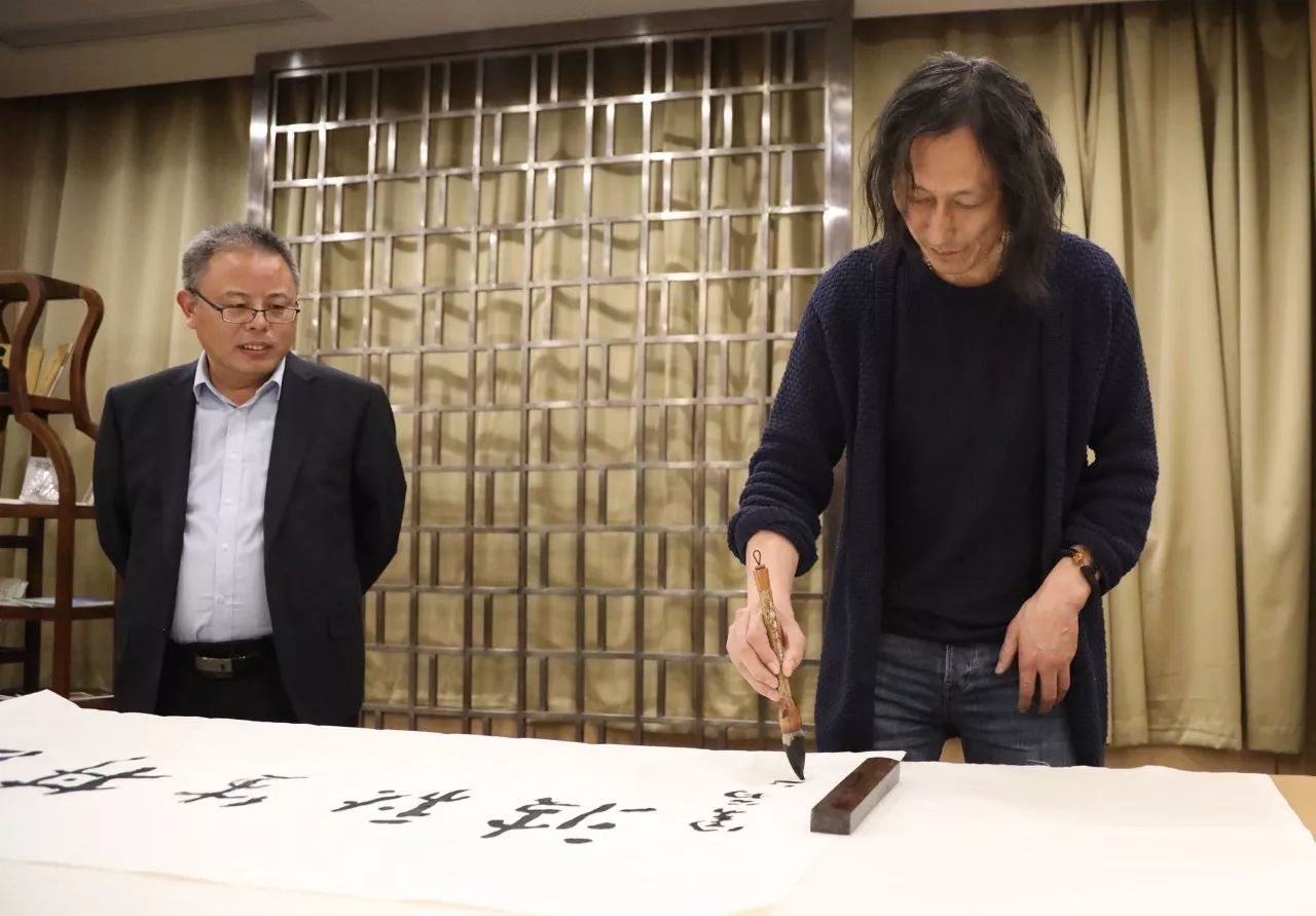 文學(xué)家園:大咖舉杯古井貢,共慶《收獲》60年!