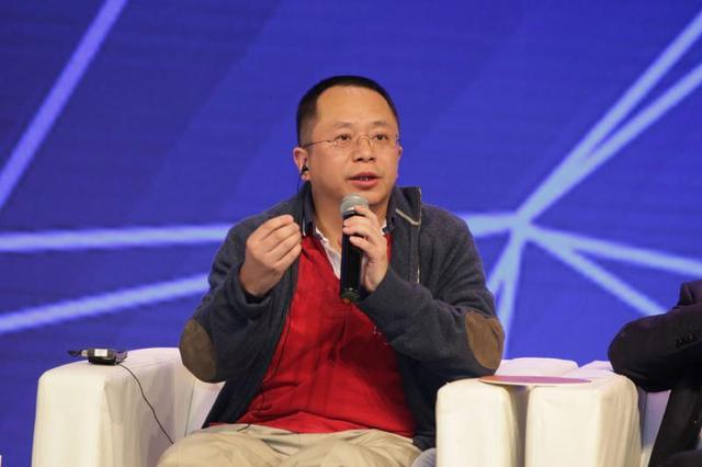 360發(fā)布智能掃地機(jī)器人