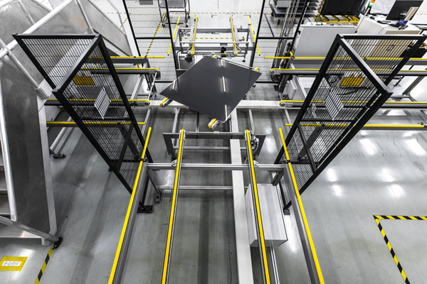 尖端高科技為建筑賦能 中國日報-漢能“陽光之旅”國際攝影師體驗計劃落幕