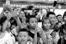 近七成00后都是追星族 網紅、主播的粉絲最舍得花錢