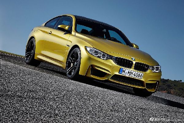 2014款寶馬M4官方圖