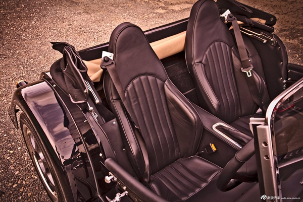 2013款摩根Plus 8官方圖