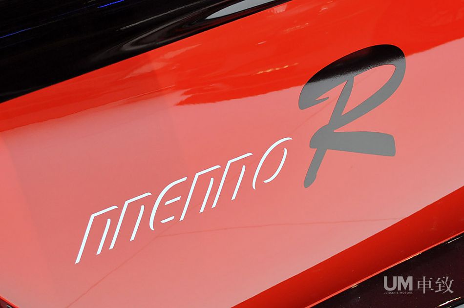 黑武士MP4-12C 亮相日內瓦