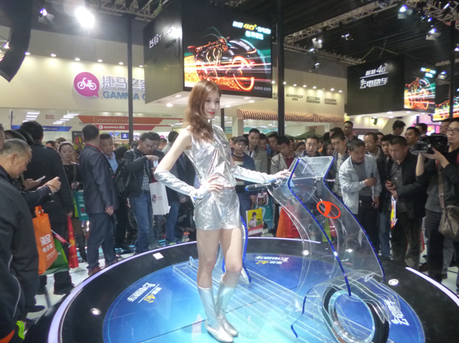 無線科技無限未來：全球首輛臺鈴4G云電動車驚艷“天津展”