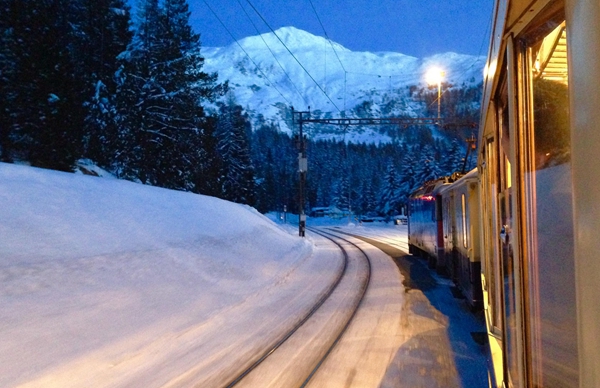 總理出訪微鏡頭:餐桌上的頭腦風(fēng)暴